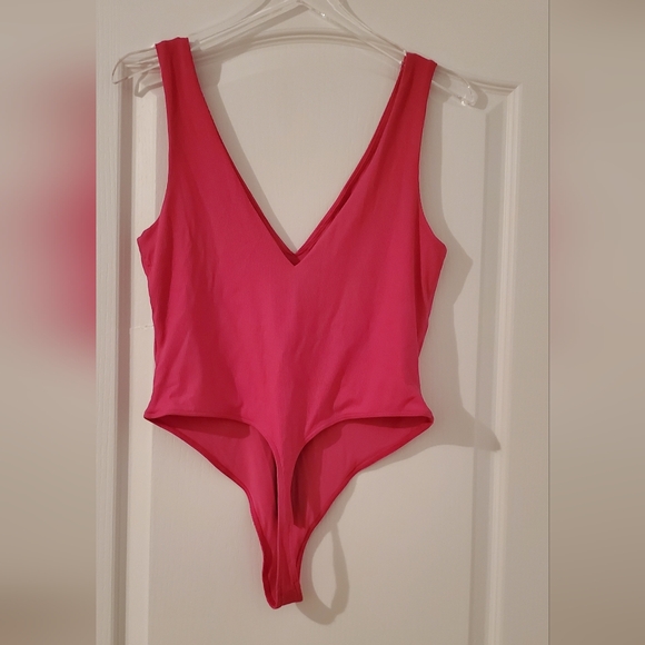 House of Harlow 1960 Contour Ribbed Deep V Dark Pink  Bodysuit L - Picture 5 of 5